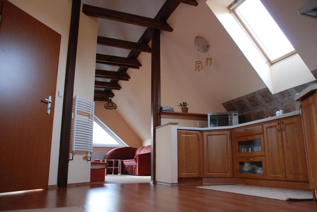 Apartman Koi Apartment Veltrusy Екстериор снимка