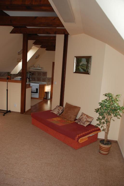 Apartman Koi Apartment Veltrusy Екстериор снимка