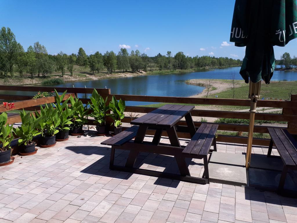 Apartman Koi Apartment Veltrusy Стая снимка